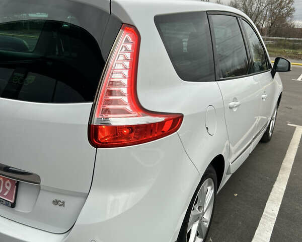 Белый Рено Гранд Сценик, объемом двигателя 1.5 л и пробегом 241 тыс. км за 9500 $, фото 170 на Automoto.ua