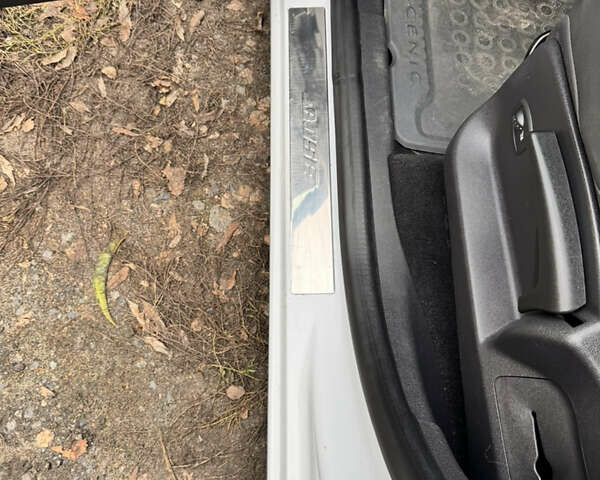 Белый Рено Гранд Сценик, объемом двигателя 1.6 л и пробегом 162 тыс. км за 10500 $, фото 54 на Automoto.ua