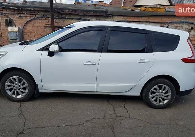 Білий Рено Гранд Сценік, об'ємом двигуна 1.5 л та пробігом 277 тис. км за 8100 $, фото 1 на Automoto.ua