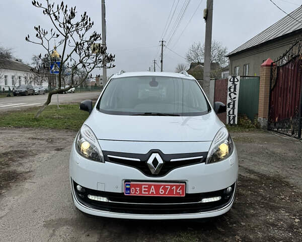Белый Рено Гранд Сценик, объемом двигателя 1.6 л и пробегом 162 тыс. км за 10500 $, фото 2 на Automoto.ua
