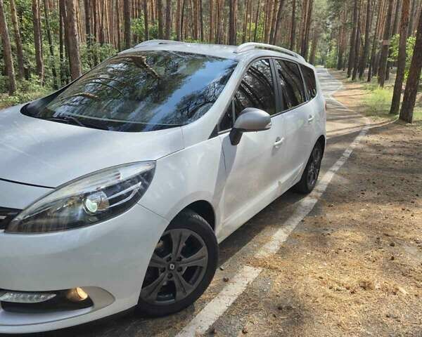 Белый Рено Гранд Сценик, объемом двигателя 1.5 л и пробегом 287 тыс. км за 8400 $, фото 21 на Automoto.ua