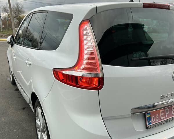 Белый Рено Гранд Сценик, объемом двигателя 1.5 л и пробегом 241 тыс. км за 9500 $, фото 137 на Automoto.ua