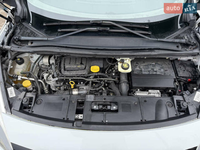 Белый Рено Гранд Сценик, объемом двигателя 1.6 л и пробегом 219 тыс. км за 9400 $, фото 40 на Automoto.ua