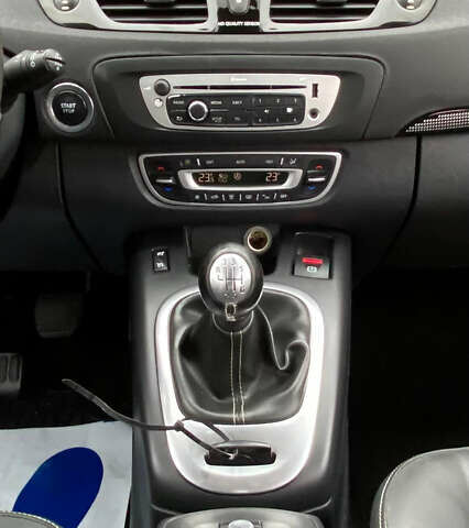 Білий Рено Гранд Сценік, об'ємом двигуна 1.5 л та пробігом 215 тис. км за 8400 $, фото 13 на Automoto.ua