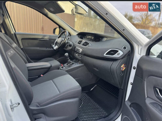 Белый Рено Гранд Сценик, объемом двигателя 1.5 л и пробегом 232 тыс. км за 8500 $, фото 22 на Automoto.ua