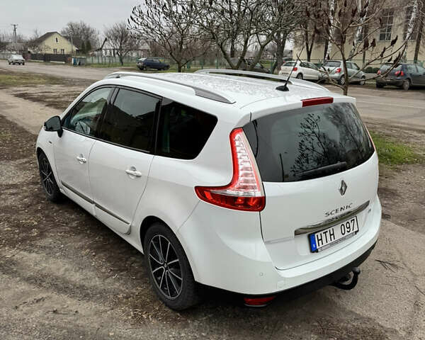 Белый Рено Гранд Сценик, объемом двигателя 1.6 л и пробегом 162 тыс. км за 10500 $, фото 15 на Automoto.ua