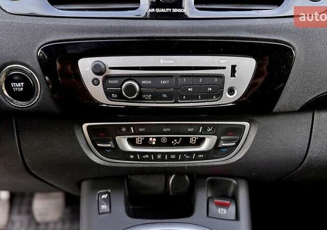 Білий Рено Гранд Сценік, об'ємом двигуна 1.2 л та пробігом 177 тис. км за 6999 $, фото 9 на Automoto.ua