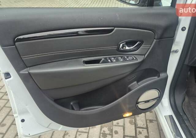 Белый Рено Гранд Сценик, объемом двигателя 1.6 л и пробегом 259 тыс. км за 9750 $, фото 35 на Automoto.ua