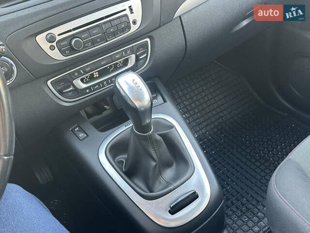 Білий Рено Гранд Сценік, об'ємом двигуна 1.5 л та пробігом 216 тис. км за 9990 $, фото 20 на Automoto.ua