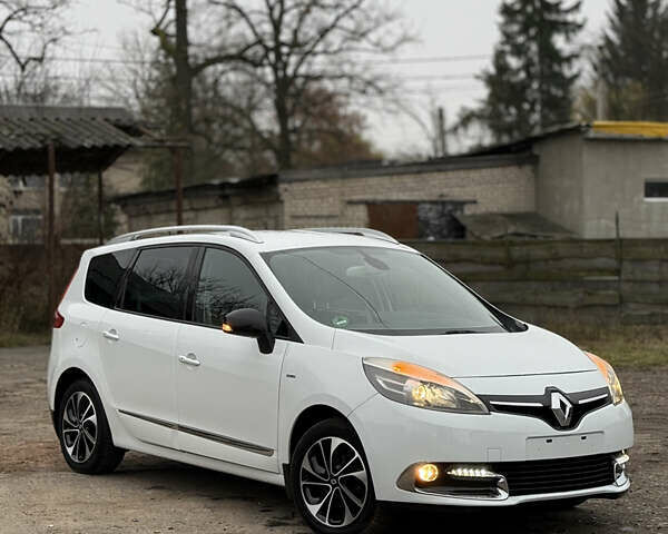 Белый Рено Гранд Сценик, объемом двигателя 1.6 л и пробегом 198 тыс. км за 10900 $, фото 3 на Automoto.ua