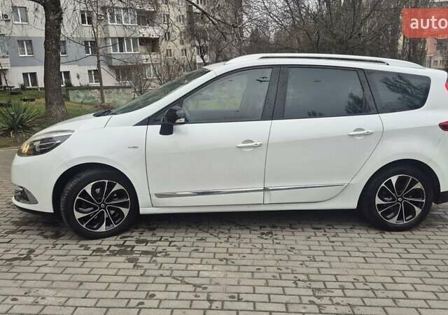 Белый Рено Гранд Сценик, объемом двигателя 1.6 л и пробегом 259 тыс. км за 9750 $, фото 4 на Automoto.ua