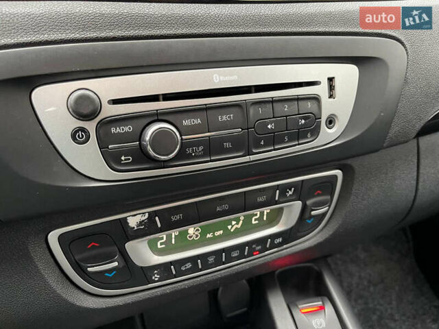 Білий Рено Гранд Сценік, об'ємом двигуна 1.5 л та пробігом 216 тис. км за 8700 $, фото 22 на Automoto.ua