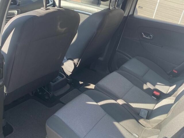 Белый Рено Гранд Сценик, объемом двигателя 1.5 л и пробегом 245 тыс. км за 9000 $, фото 7 на Automoto.ua