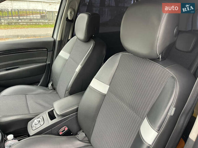 Білий Рено Гранд Сценік, об'ємом двигуна 1.5 л та пробігом 216 тис. км за 8700 $, фото 26 на Automoto.ua