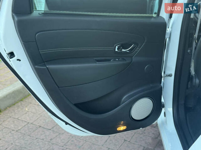 Білий Рено Гранд Сценік, об'ємом двигуна 1.6 л та пробігом 179 тис. км за 10950 $, фото 43 на Automoto.ua