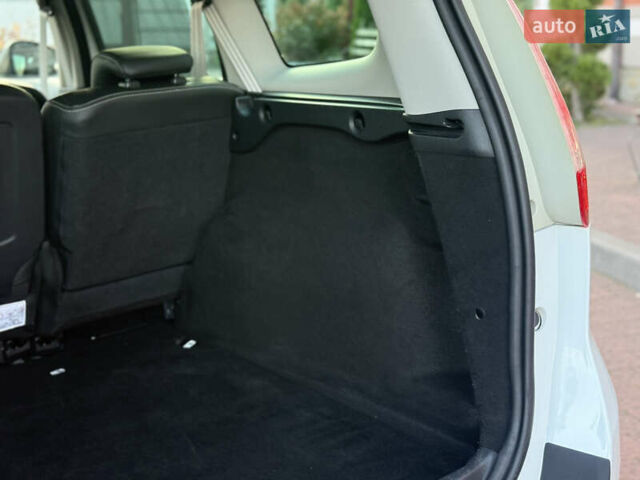 Білий Рено Гранд Сценік, об'ємом двигуна 1.6 л та пробігом 179 тис. км за 10950 $, фото 48 на Automoto.ua