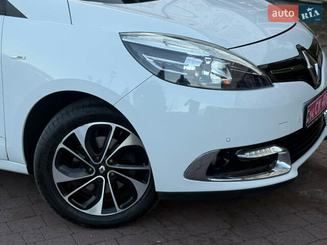 Білий Рено Гранд Сценік, об'ємом двигуна 1.6 л та пробігом 179 тис. км за 10950 $, фото 24 на Automoto.ua