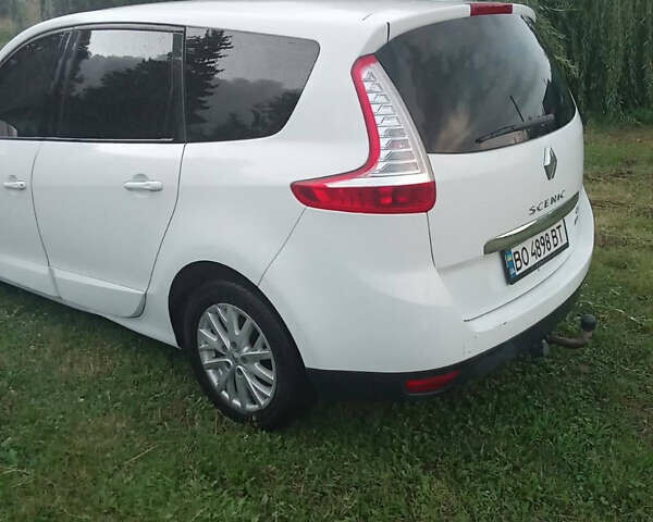 Білий Рено Гранд Сценік, об'ємом двигуна 1.5 л та пробігом 250 тис. км за 8000 $, фото 3 на Automoto.ua