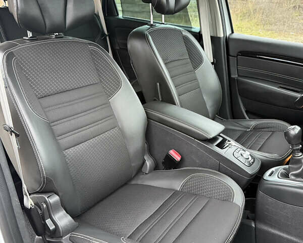 Белый Рено Гранд Сценик, объемом двигателя 1.6 л и пробегом 198 тыс. км за 10900 $, фото 43 на Automoto.ua