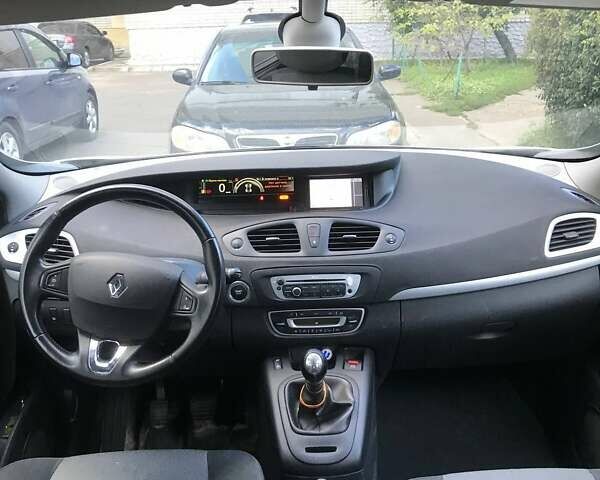 Белый Рено Гранд Сценик, объемом двигателя 1.5 л и пробегом 219 тыс. км за 9900 $, фото 6 на Automoto.ua