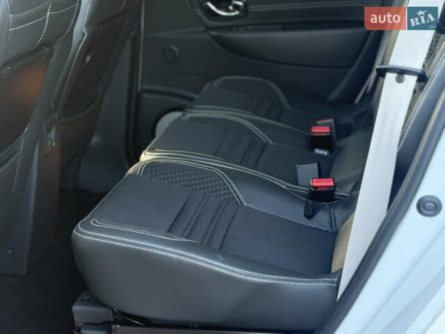 Білий Рено Гранд Сценік, об'ємом двигуна 1.6 л та пробігом 179 тис. км за 10950 $, фото 40 на Automoto.ua