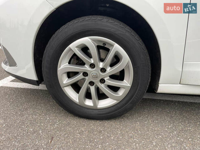 Білий Рено Гранд Сценік, об'ємом двигуна 1.5 л та пробігом 216 тис. км за 8700 $, фото 16 на Automoto.ua