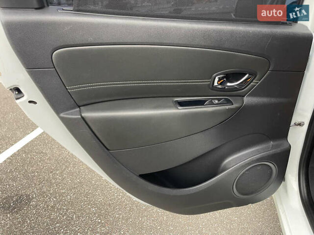 Білий Рено Гранд Сценік, об'ємом двигуна 1.5 л та пробігом 216 тис. км за 8700 $, фото 32 на Automoto.ua