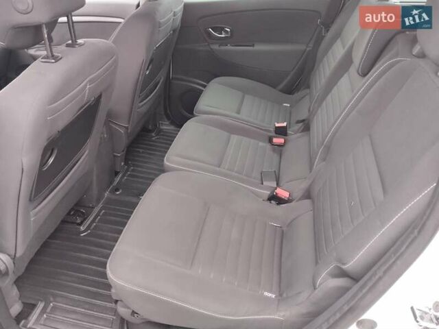 Рено Гранд Сценик 2014 в Новомосковске на Automoto.ua Белый Рено Гранд Сценик, объемом двигателя 1.5 л и пробегом 146 тыс. км за 10800 $, фото 10 на Automoto.ua