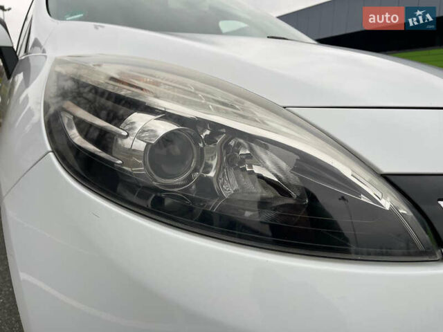 Білий Рено Гранд Сценік, об'ємом двигуна 1.5 л та пробігом 216 тис. км за 8700 $, фото 41 на Automoto.ua