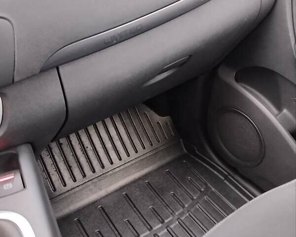 Рено Гранд Сценик 2014 в Новомосковске на Automoto.ua Белый Рено Гранд Сценик, объемом двигателя 1.5 л и пробегом 146 тыс. км за 10800 $, фото 14 на Automoto.ua