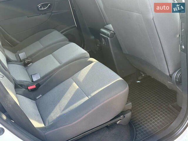 Білий Рено Гранд Сценік, об'ємом двигуна 1.5 л та пробігом 216 тис. км за 9990 $, фото 15 на Automoto.ua