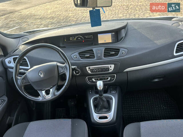 Білий Рено Гранд Сценік, об'ємом двигуна 1.5 л та пробігом 216 тис. км за 9990 $, фото 18 на Automoto.ua