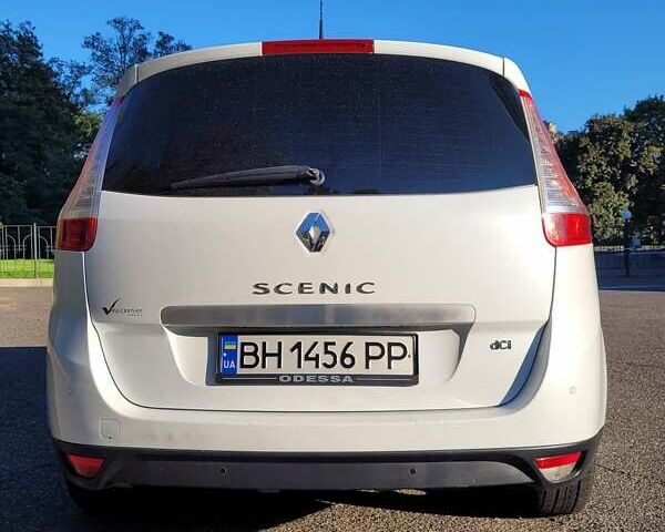 Білий Рено Гранд Сценік, об'ємом двигуна 1.5 л та пробігом 248 тис. км за 9500 $, фото 5 на Automoto.ua