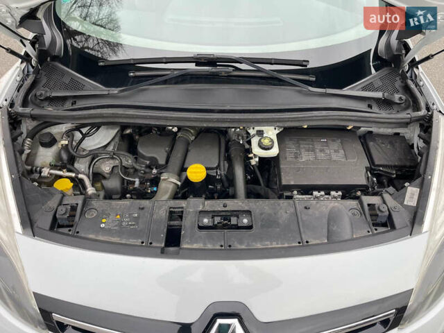 Білий Рено Гранд Сценік, об'ємом двигуна 1.5 л та пробігом 216 тис. км за 8700 $, фото 38 на Automoto.ua