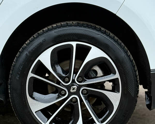 Белый Рено Гранд Сценик, объемом двигателя 1.6 л и пробегом 198 тыс. км за 10900 $, фото 49 на Automoto.ua