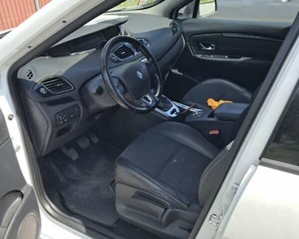 Белый Рено Гранд Сценик, объемом двигателя 1.46 л и пробегом 312 тыс. км за 9300 $, фото 7 на Automoto.ua