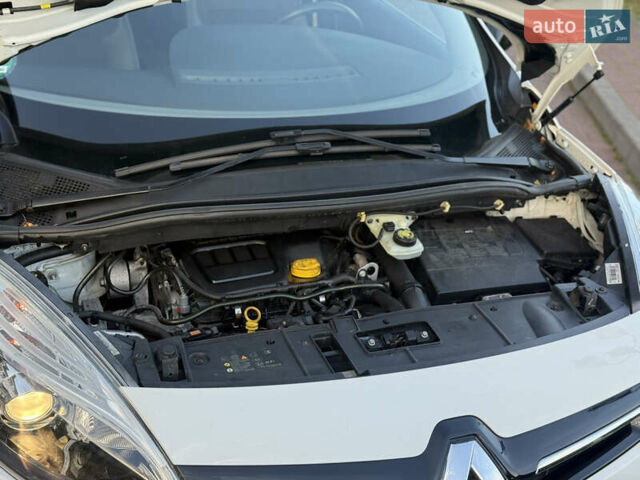 Білий Рено Гранд Сценік, об'ємом двигуна 1.6 л та пробігом 179 тис. км за 10950 $, фото 84 на Automoto.ua