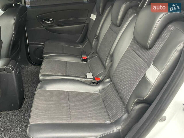 Білий Рено Гранд Сценік, об'ємом двигуна 1.5 л та пробігом 216 тис. км за 8700 $, фото 29 на Automoto.ua