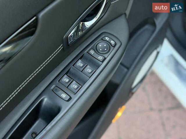 Білий Рено Гранд Сценік, об'ємом двигуна 1.6 л та пробігом 179 тис. км за 10950 $, фото 53 на Automoto.ua