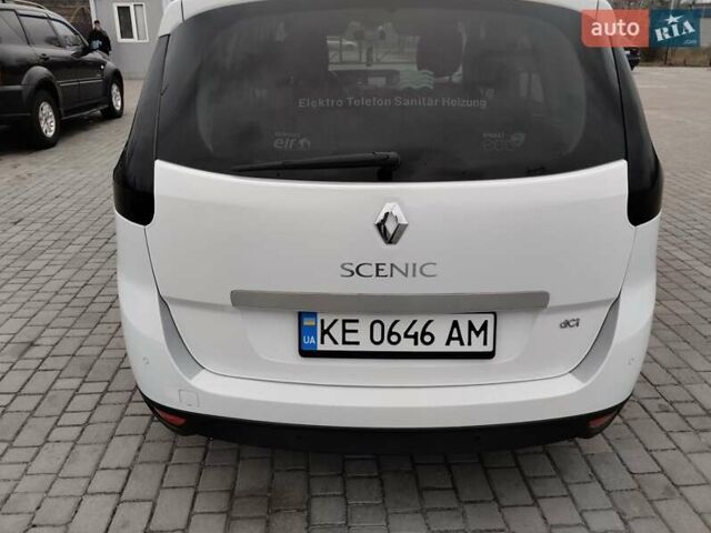 Рено Гранд Сценик 2014 в Новомосковске на Automoto.ua Белый Рено Гранд Сценик, объемом двигателя 1.5 л и пробегом 146 тыс. км за 10800 $, фото 1 на Automoto.ua