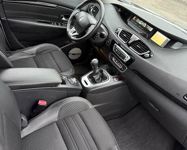 Белый Рено Гранд Сценик, объемом двигателя 1.6 л и пробегом 198 тыс. км за 10900 $, фото 36 на Automoto.ua