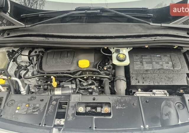 Белый Рено Гранд Сценик, объемом двигателя 1.6 л и пробегом 259 тыс. км за 9750 $, фото 19 на Automoto.ua