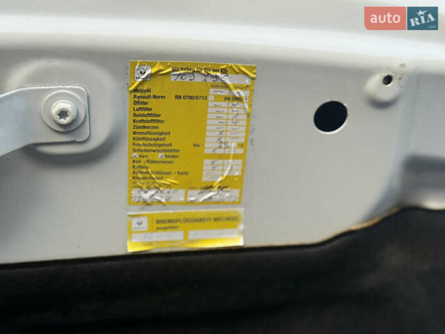 Білий Рено Гранд Сценік, об'ємом двигуна 1.6 л та пробігом 179 тис. км за 10950 $, фото 89 на Automoto.ua