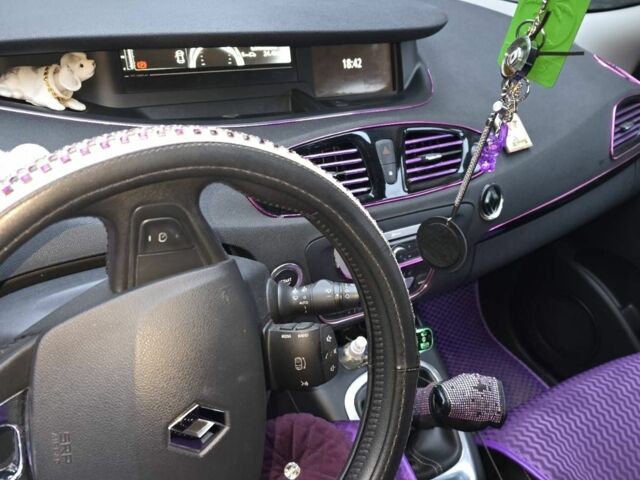 Белый Рено Гранд Сценик, объемом двигателя 1.5 л и пробегом 220 тыс. км за 11800 $, фото 6 на Automoto.ua