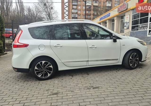 Белый Рено Гранд Сценик, объемом двигателя 1.6 л и пробегом 259 тыс. км за 9750 $, фото 9 на Automoto.ua