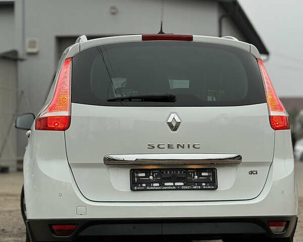 Белый Рено Гранд Сценик, объемом двигателя 1.6 л и пробегом 198 тыс. км за 10900 $, фото 48 на Automoto.ua