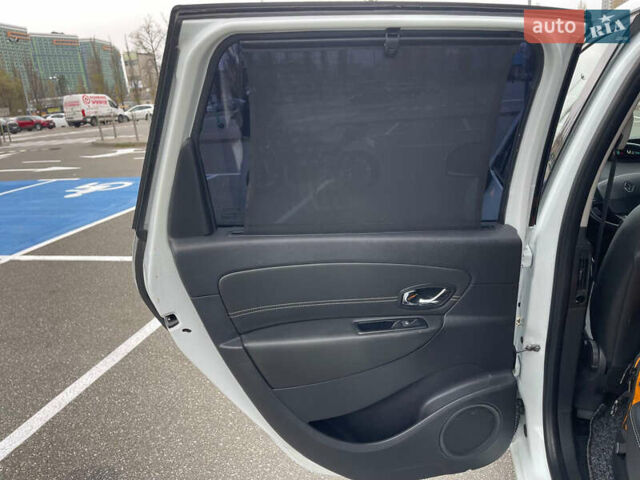 Білий Рено Гранд Сценік, об'ємом двигуна 1.5 л та пробігом 216 тис. км за 8700 $, фото 31 на Automoto.ua