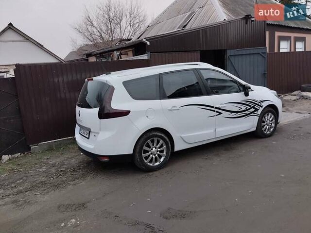 Рено Гранд Сценик 2014 в Новомосковске на Automoto.ua Белый Рено Гранд Сценик, объемом двигателя 1.5 л и пробегом 146 тыс. км за 10800 $, фото 5 на Automoto.ua