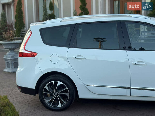 Білий Рено Гранд Сценік, об'ємом двигуна 1.6 л та пробігом 179 тис. км за 10950 $, фото 26 на Automoto.ua