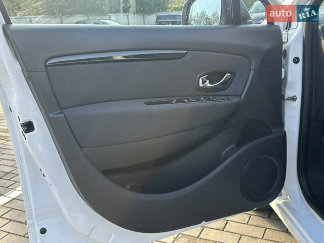 Білий Рено Гранд Сценік, об'ємом двигуна 1.5 л та пробігом 216 тис. км за 9990 $, фото 10 на Automoto.ua